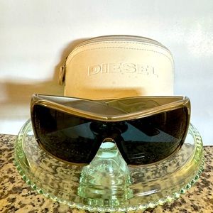 Diesel gray with black lens, wraparound sunglasses unisex